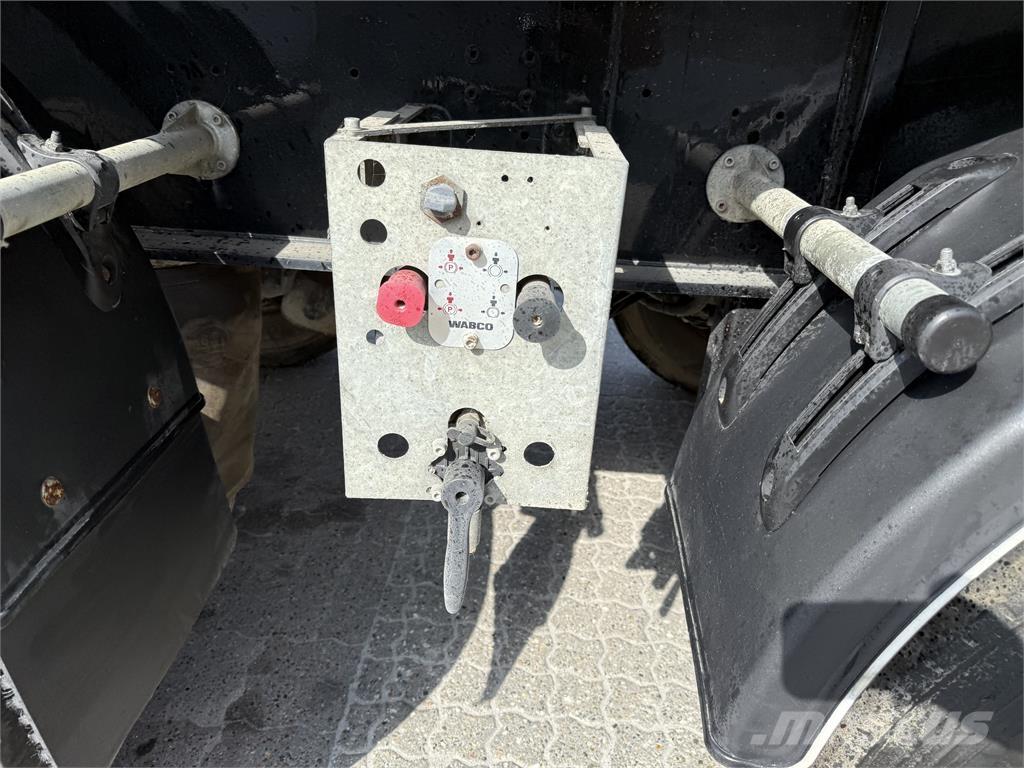 Kel-Berg T220V 23 m³ Самосвальные полуприцепы