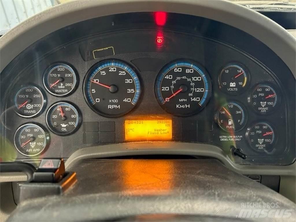 International 4900 Коммунальные машины