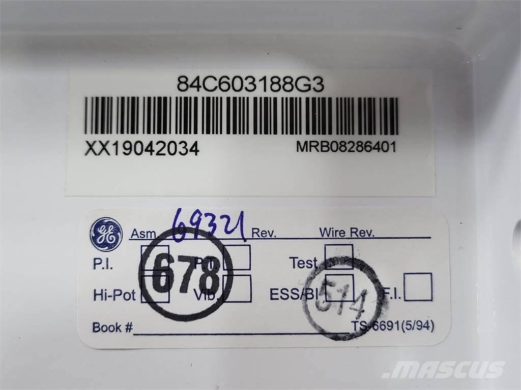 Komatsu 58E-43-00400 Шарнирно-сочленённые самосвалы