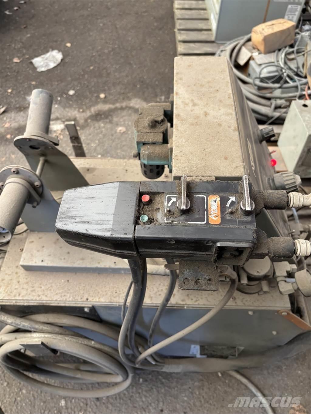  TAFA-PRAXAIR 8830 Сварочные аппараты