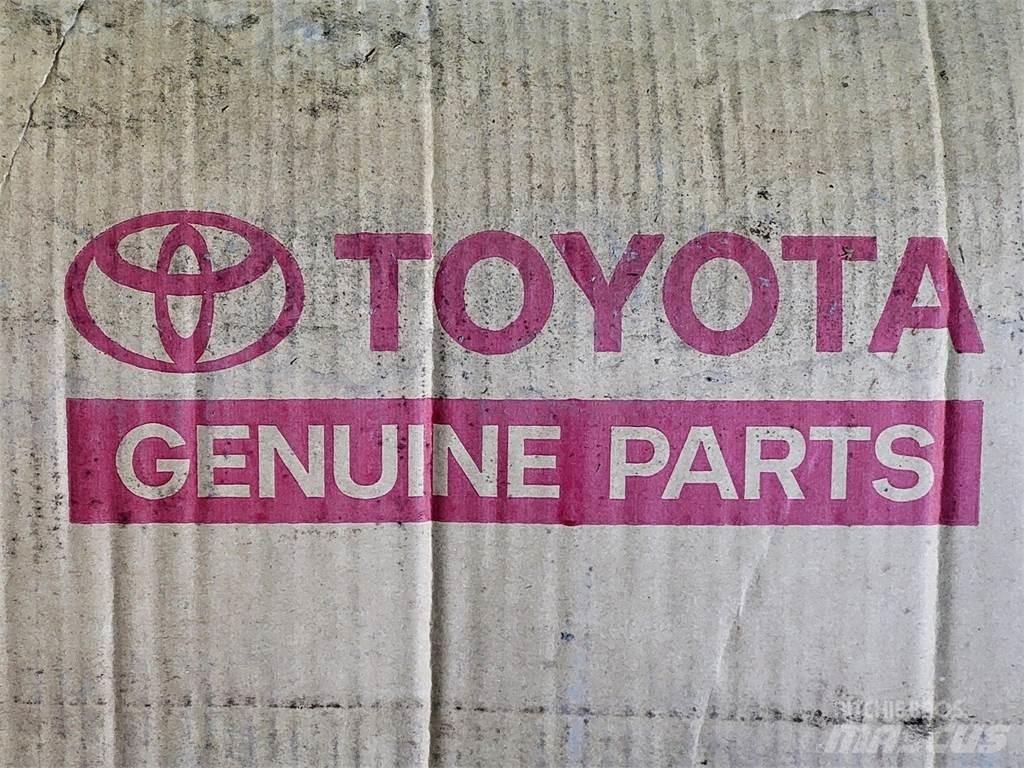 Toyota 67002-60500 Коммунальные машины