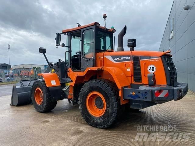 Develon DL250-5 Фронтальные погрузчики