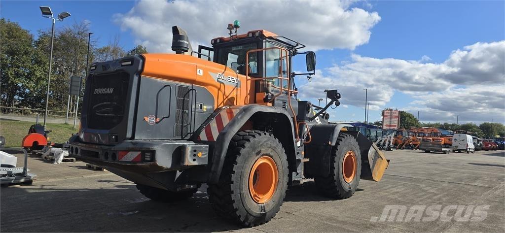 Doosan DL320-7 Фронтальные погрузчики