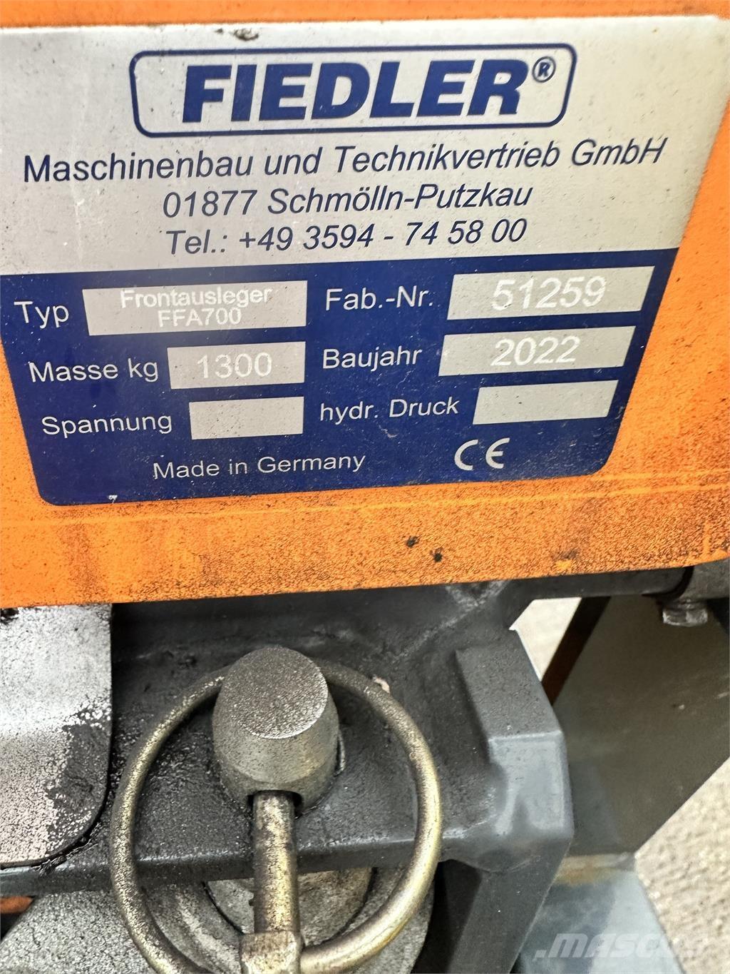 Fiedler FFA700 Коммунальные мини-погрузчики