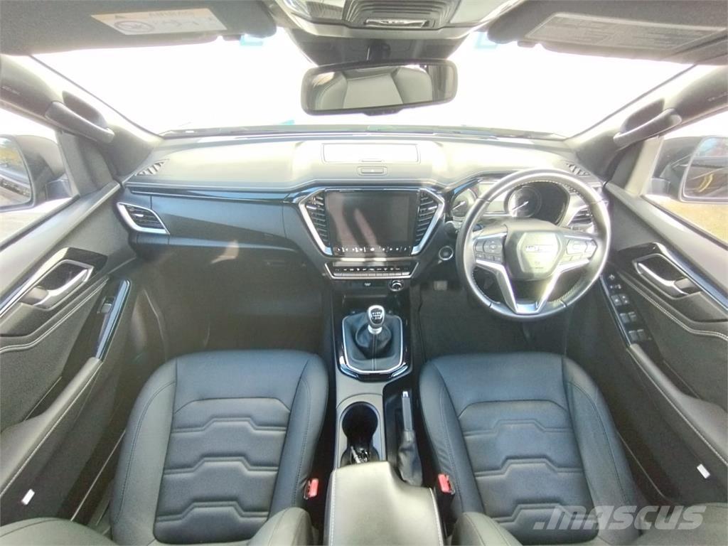 Isuzu V-Cross Бортовые фургоны