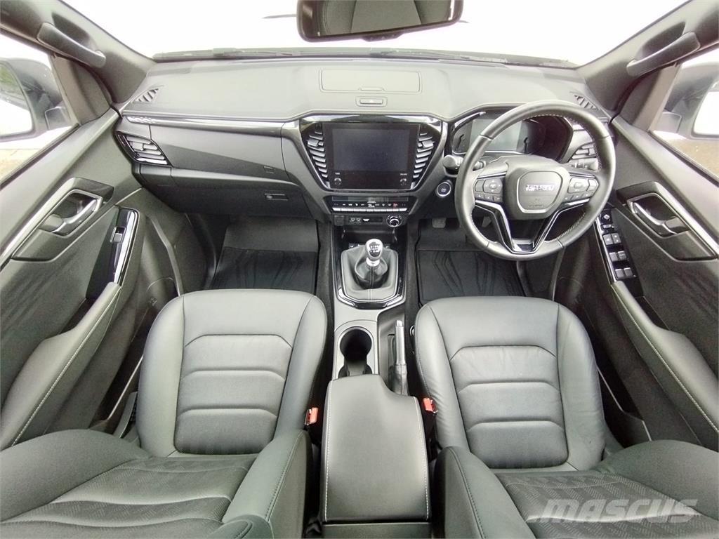 Isuzu V-Cross Бортовые фургоны