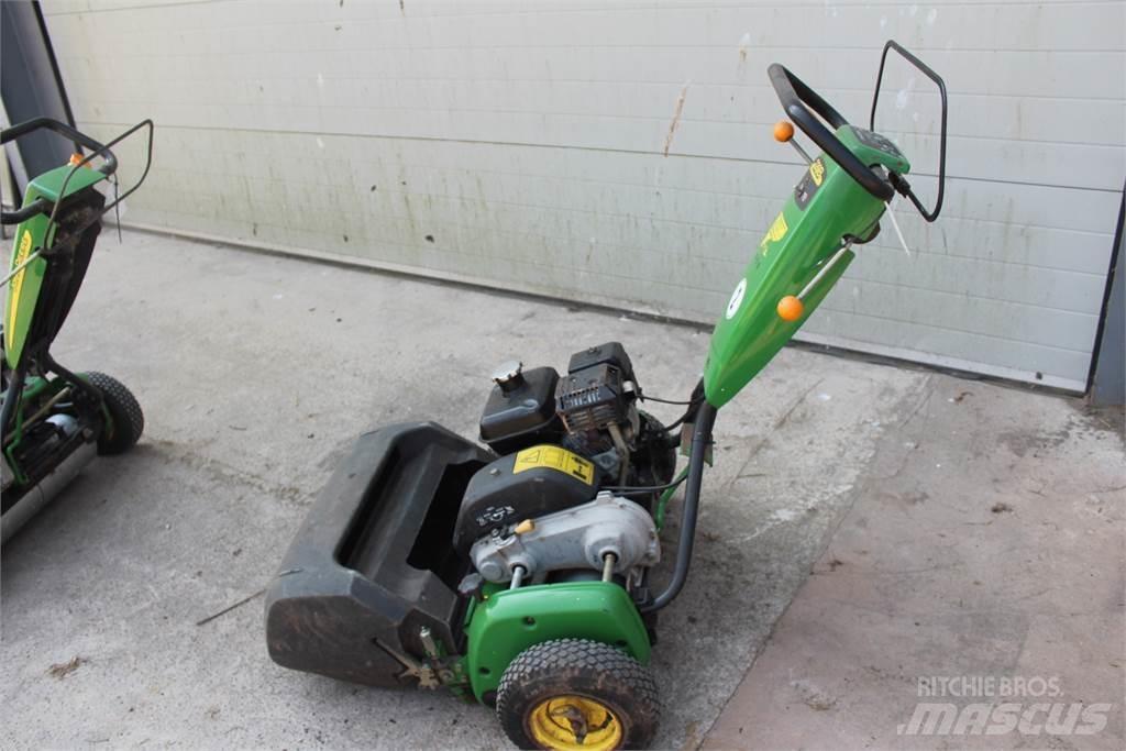 John Deere 220B Walk-behind косилка