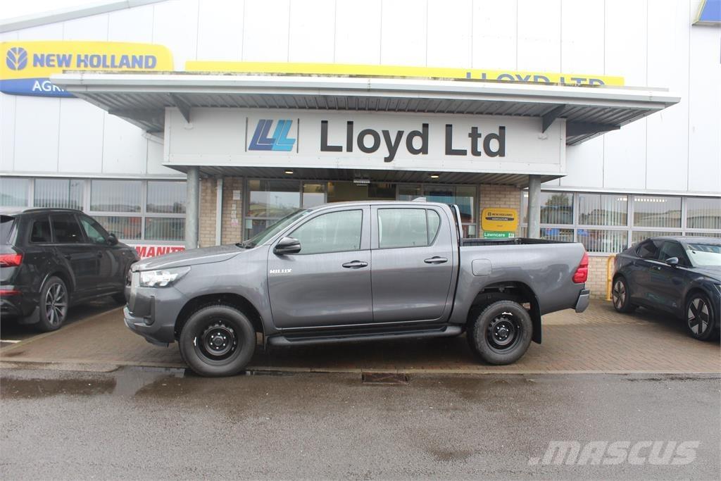 Toyota Hilux Бортовые фургоны