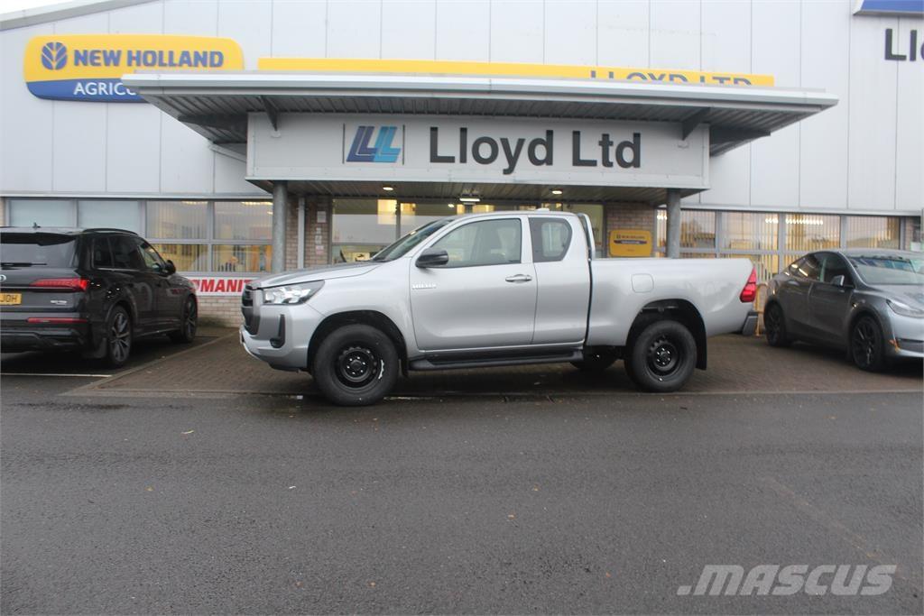 Toyota Hilux Бортовые фургоны