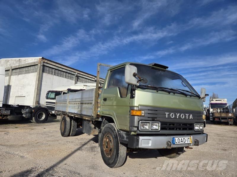 Toyota BU96L Грузовики-Фургоны