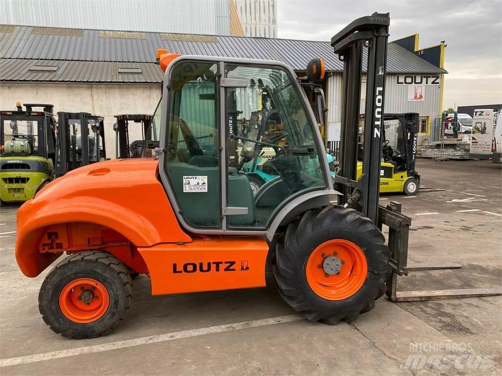 Ausa C300H Внедорожные погрузчики