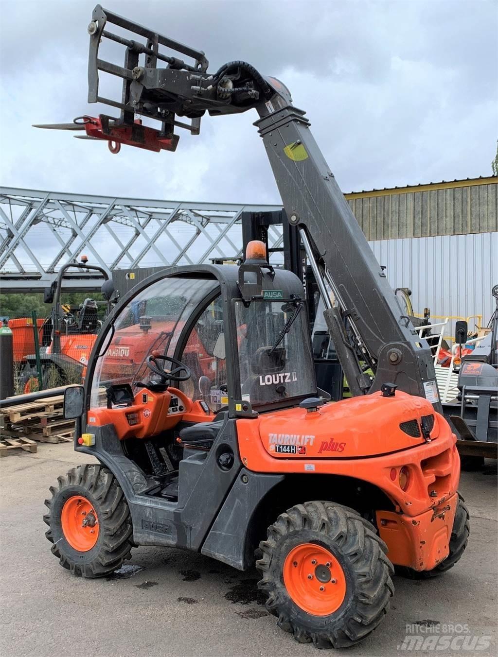 Ausa T144H Plus Сельскохозяйственные телескопические погрузчики