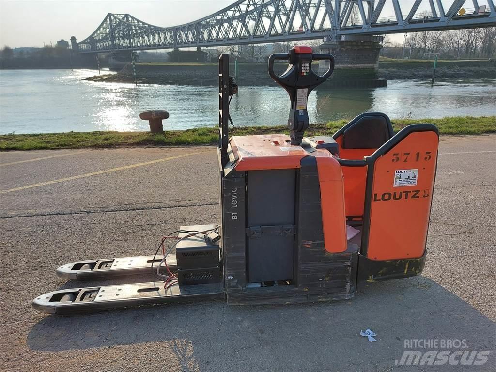 BT LPE240 Самоходные электроштабелёры