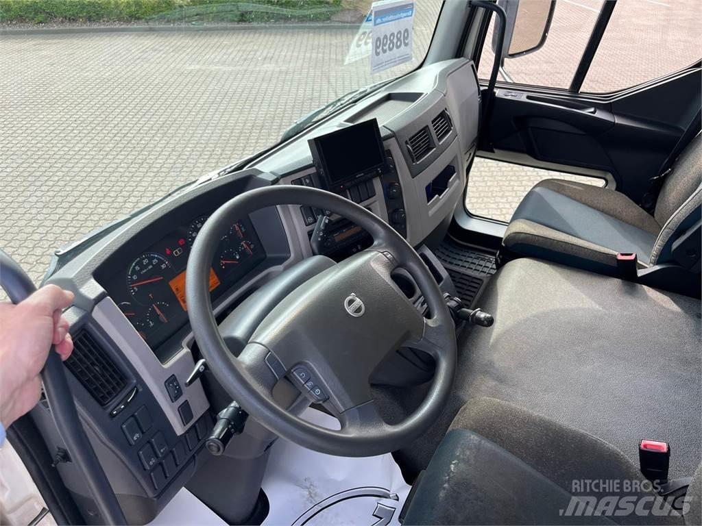 Volvo FL210 Грузовики-Фургоны