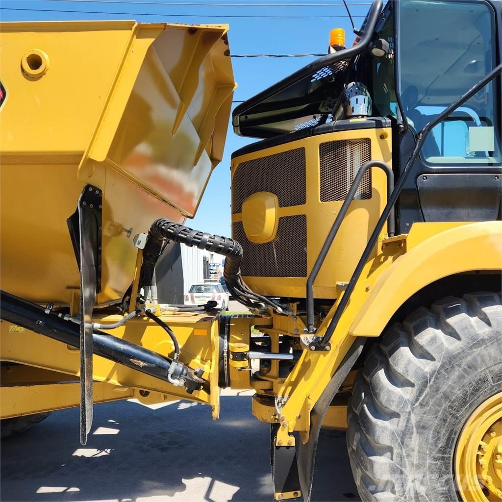 CAT 730 Шарнирно-сочленённые самосвалы
