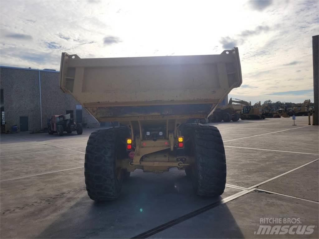CAT 730 Шарнирно-сочленённые самосвалы