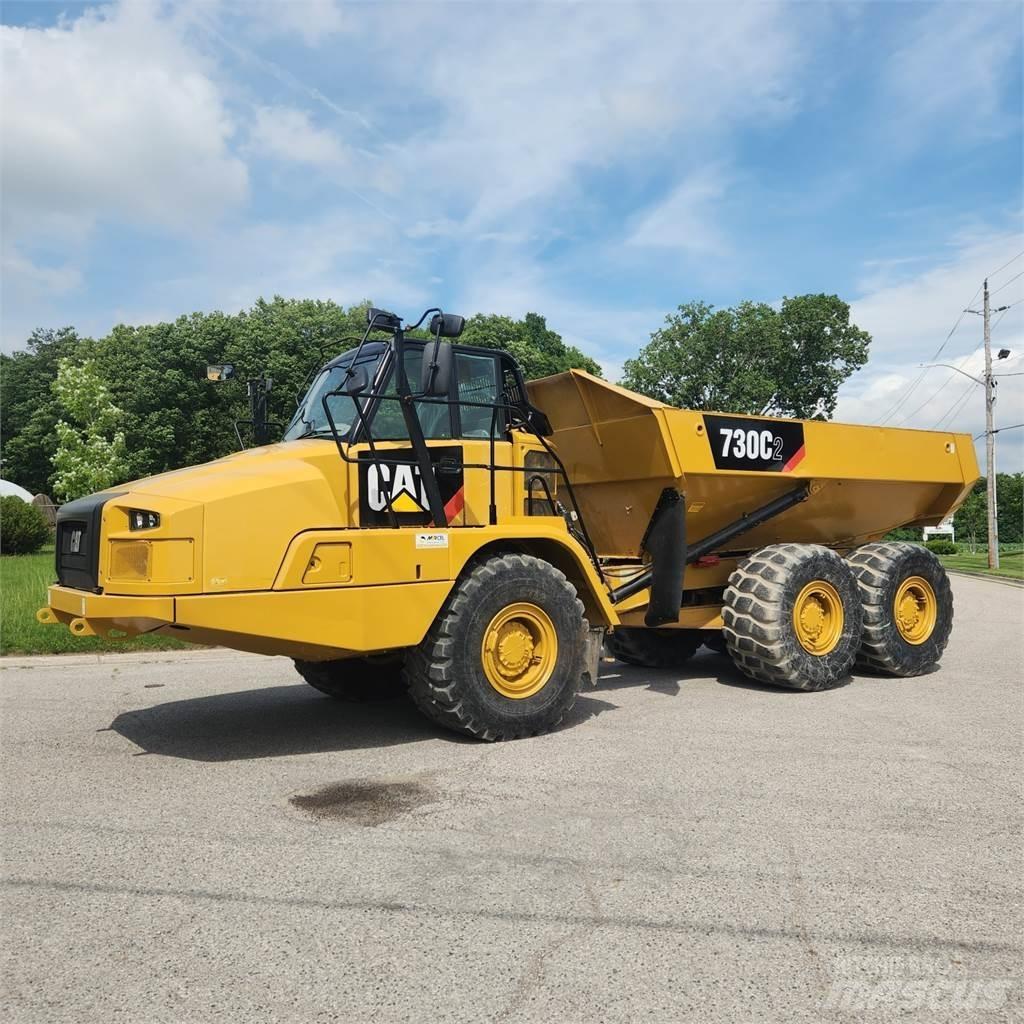 CAT 730C2 Шарнирно-сочленённые самосвалы