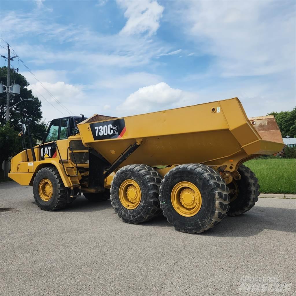 CAT 730C2 Шарнирно-сочленённые самосвалы