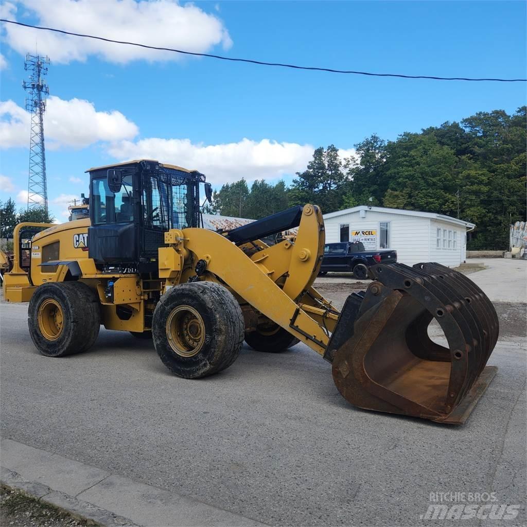 CAT 938M Фронтальные погрузчики