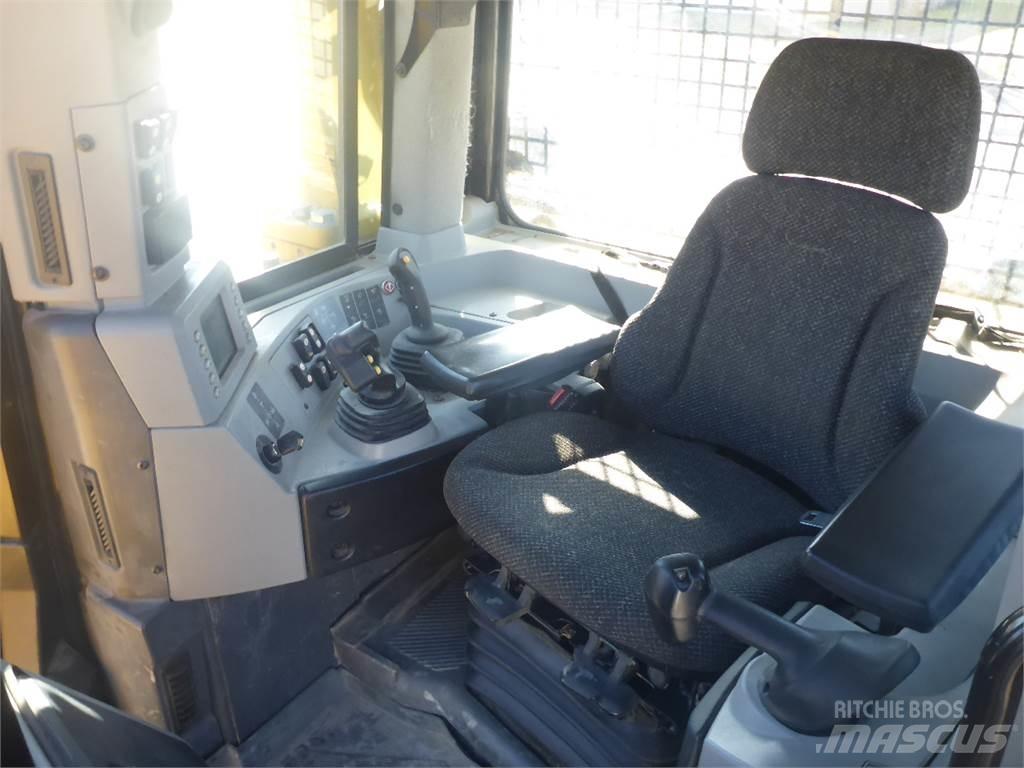 CAT D8T Гусеничные бульдозеры