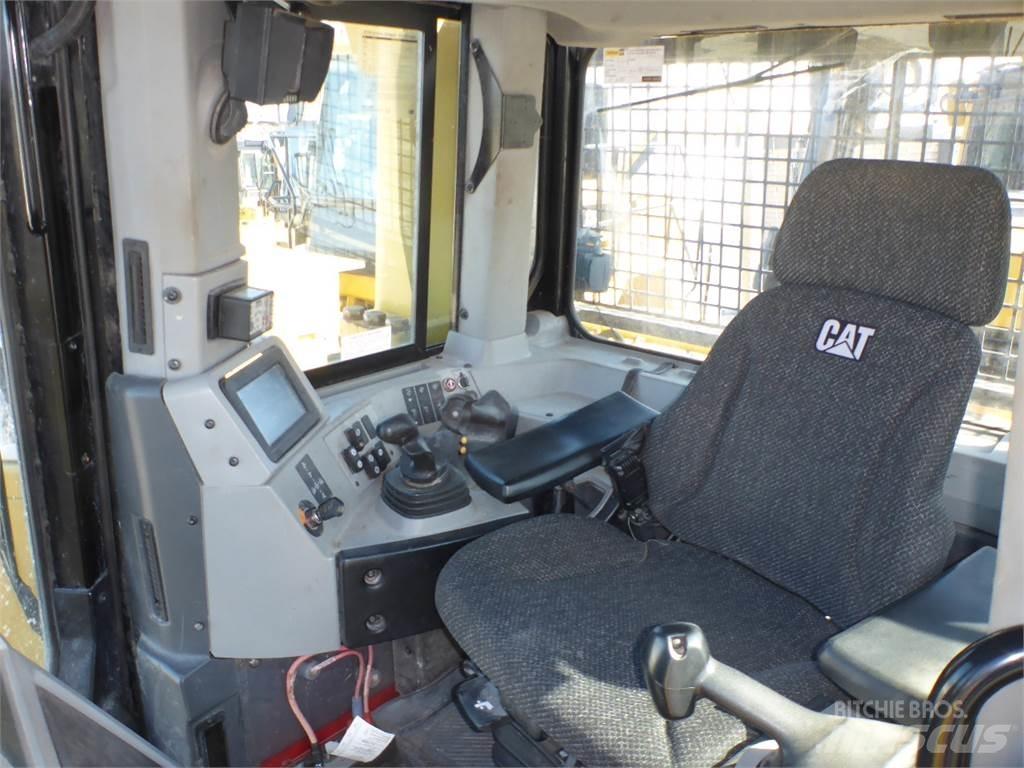CAT D8T Гусеничные бульдозеры