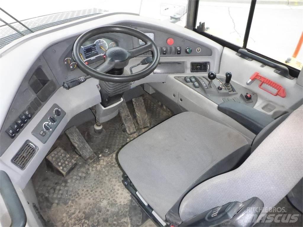 Volvo A25G Шарнирно-сочленённые самосвалы