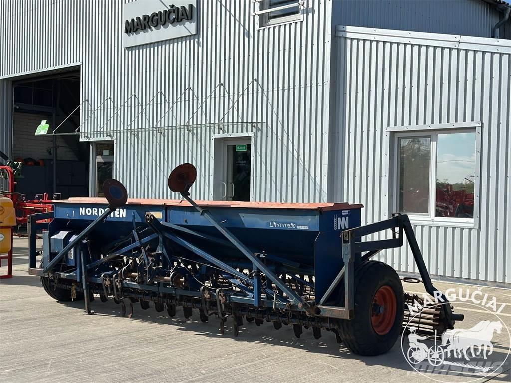Nordsten CLF 400, 4 m. Сельхозтехника - Другие