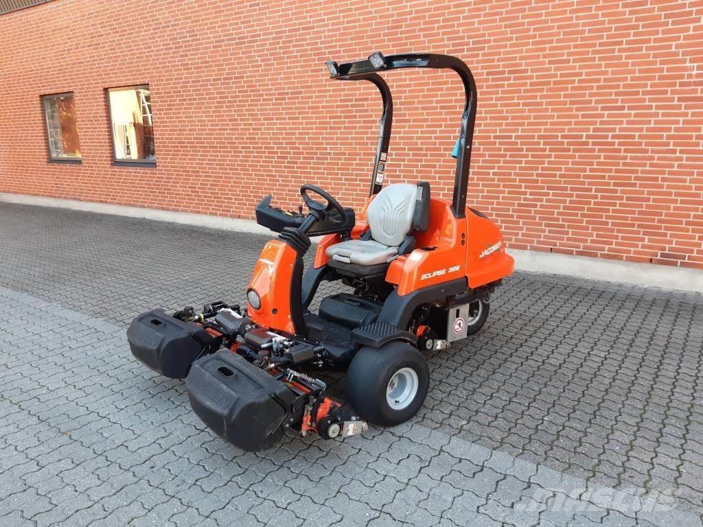Jacobsen ECLIPS 322 Самоходные газонокосилки