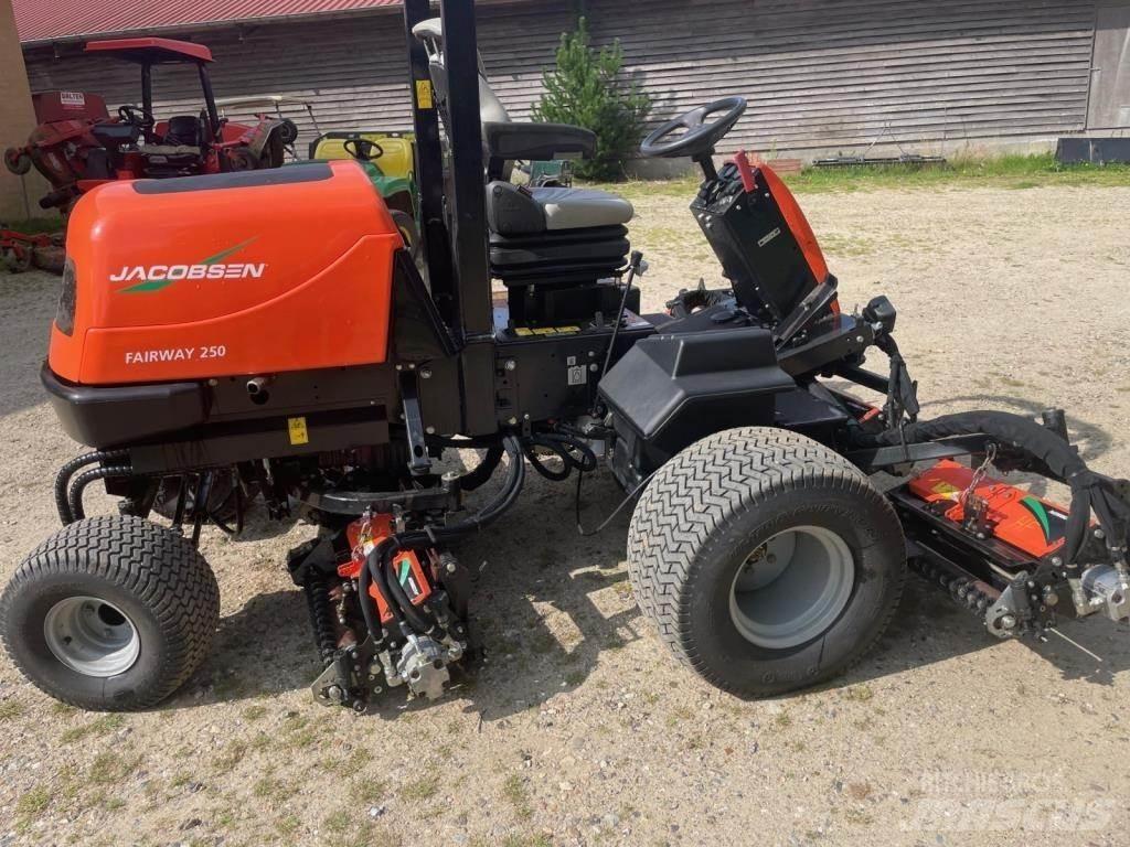 Jacobsen FAIRWAY 250 Самоходные газонокосилки