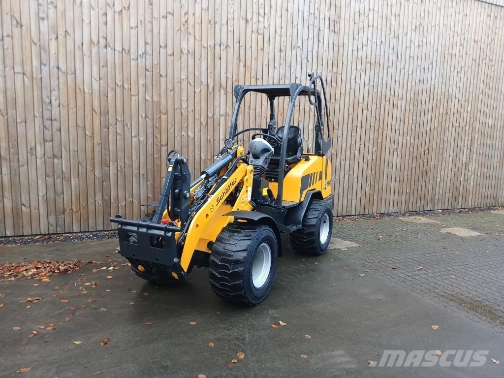 Schäffer 2445S Малые погрузчики