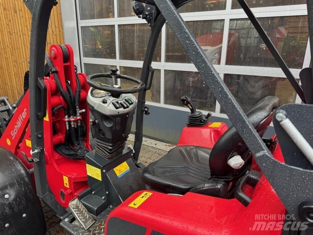 Schäffer 3650 SLT Малые погрузчики