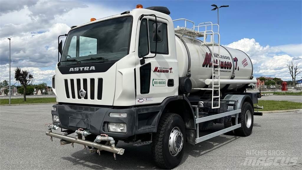 Astra HD8E 44.38 4x4 Грузовики-цистерны