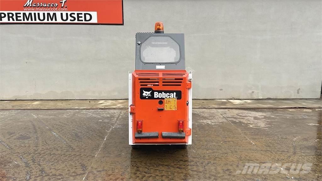 Bobcat S70 Мини-погрузчики