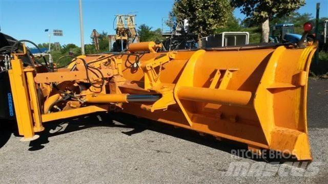 Case IH MXM190 Снежные отвалы и плуги
