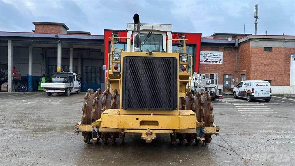CAT 825C Гусеничные бульдозеры