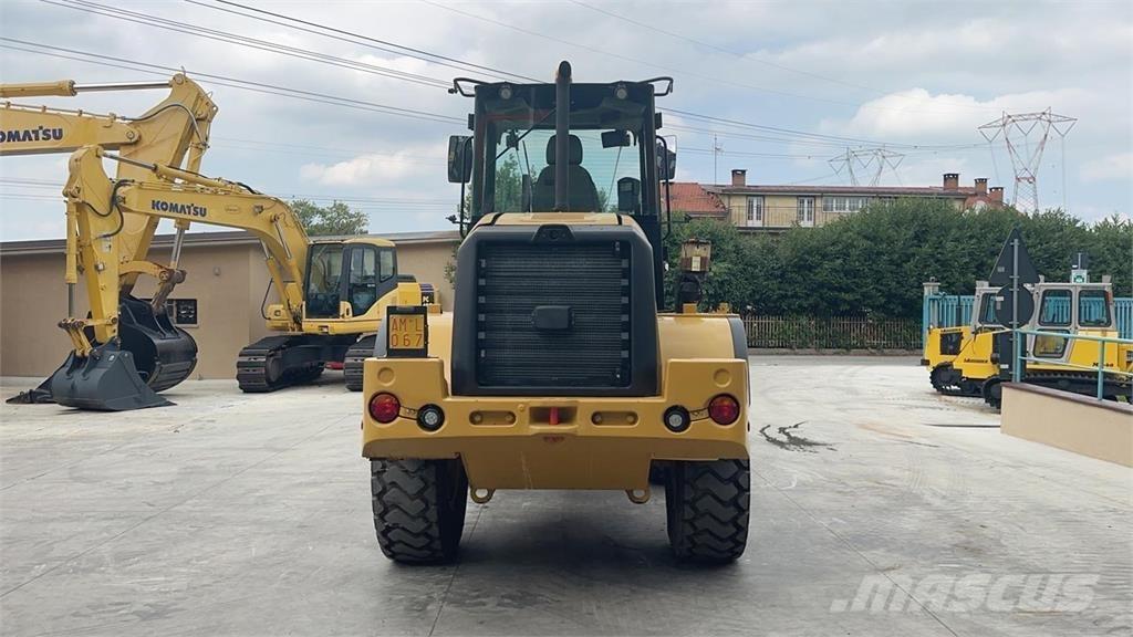 CAT 914M Фронтальные погрузчики
