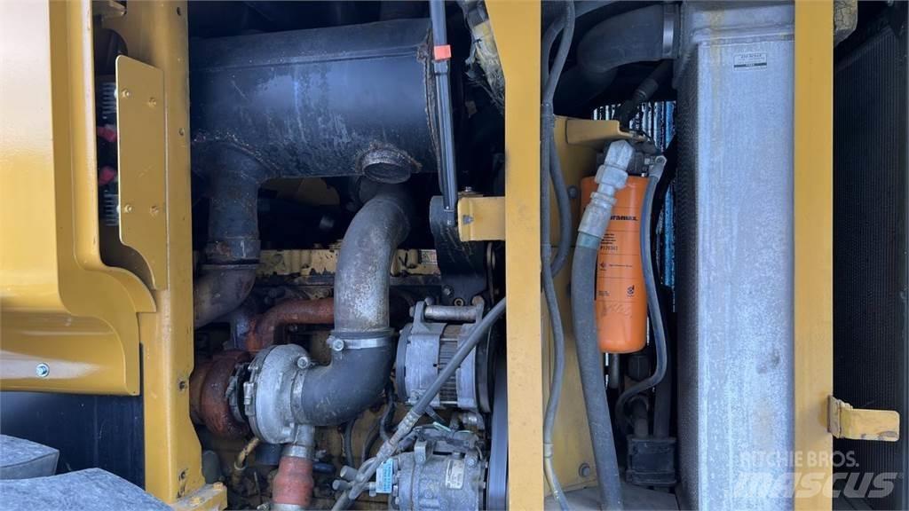 CAT 924H Фронтальные погрузчики