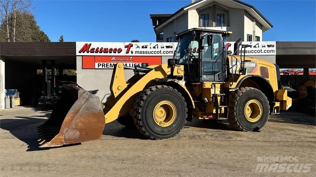 CAT 950M Фронтальные погрузчики
