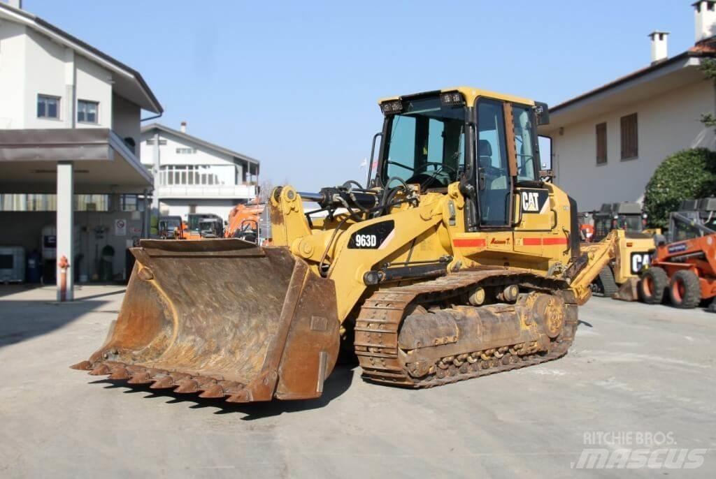 CAT 963D Фронтальные погрузчики