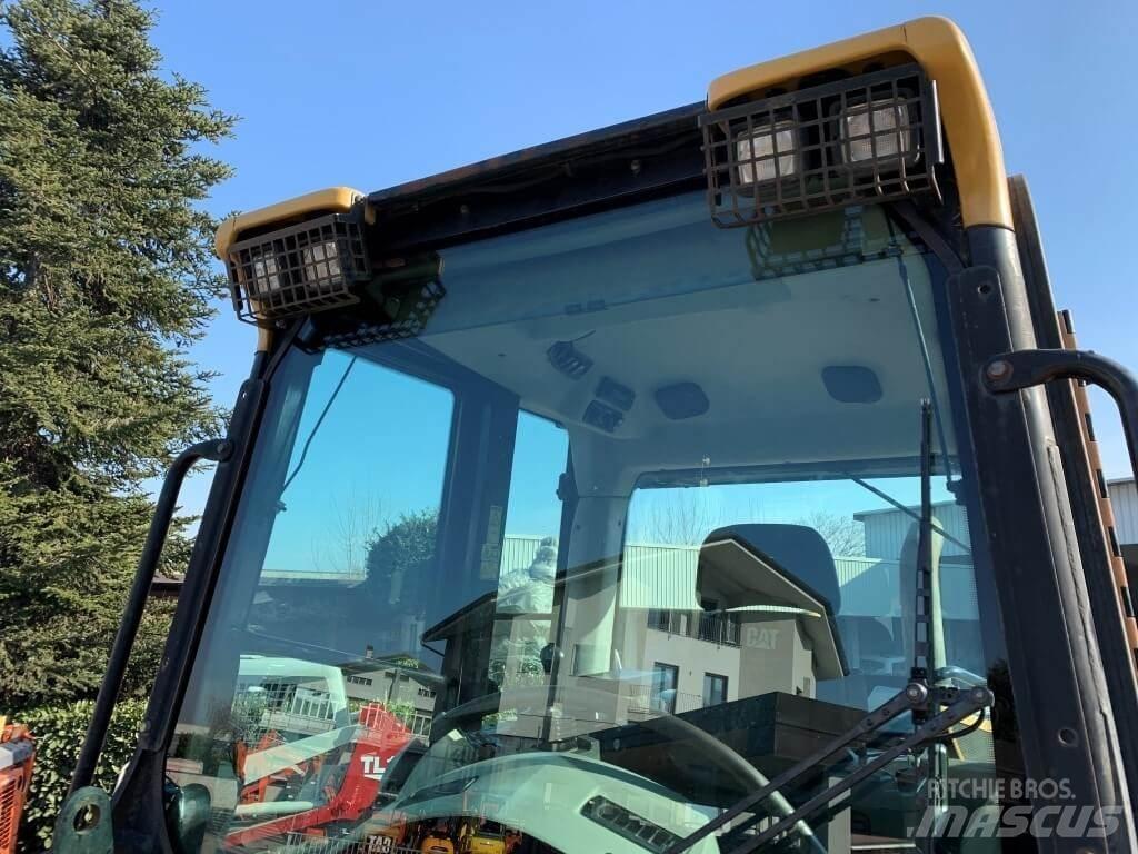 CAT 963D Фронтальные погрузчики