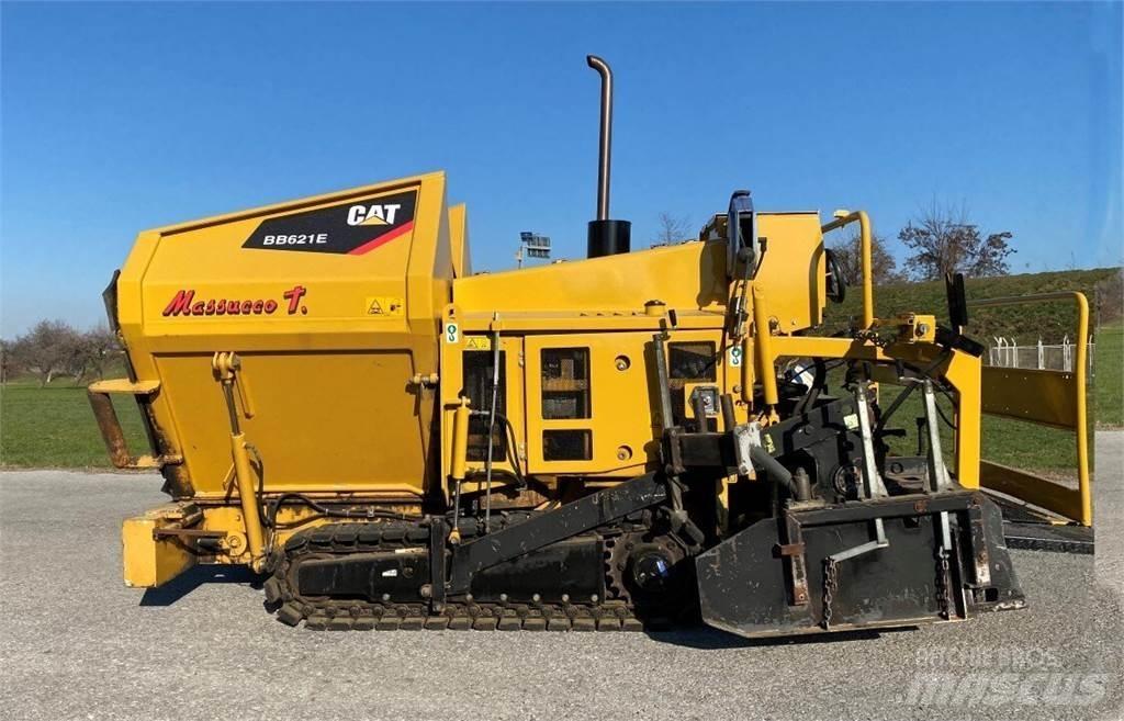CAT BB621E Асфальтоукладчики