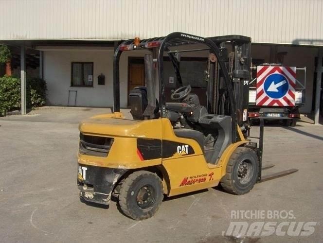 CAT DP30N Дизельные погрузчики
