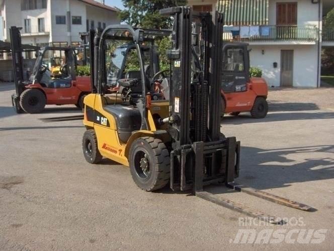 CAT DP30N Дизельные погрузчики