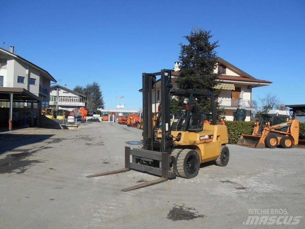 CAT DP40KL Дизельные погрузчики
