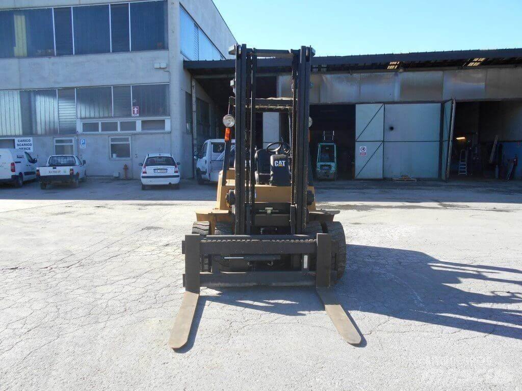 CAT DP40KL Дизельные погрузчики