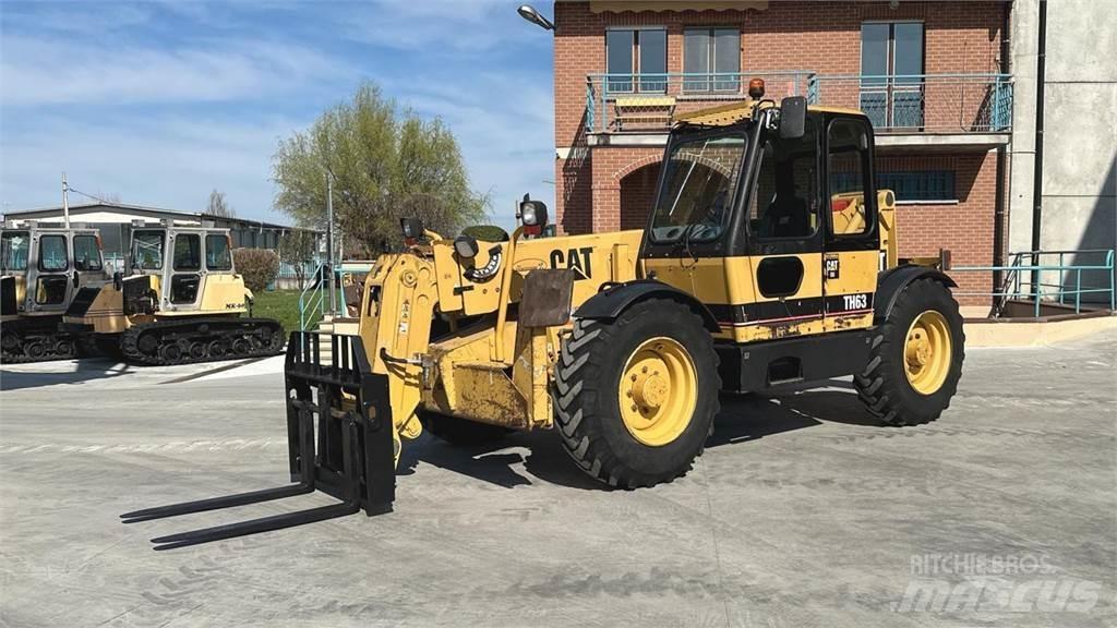 CAT TH63 Телескопические погрузчики