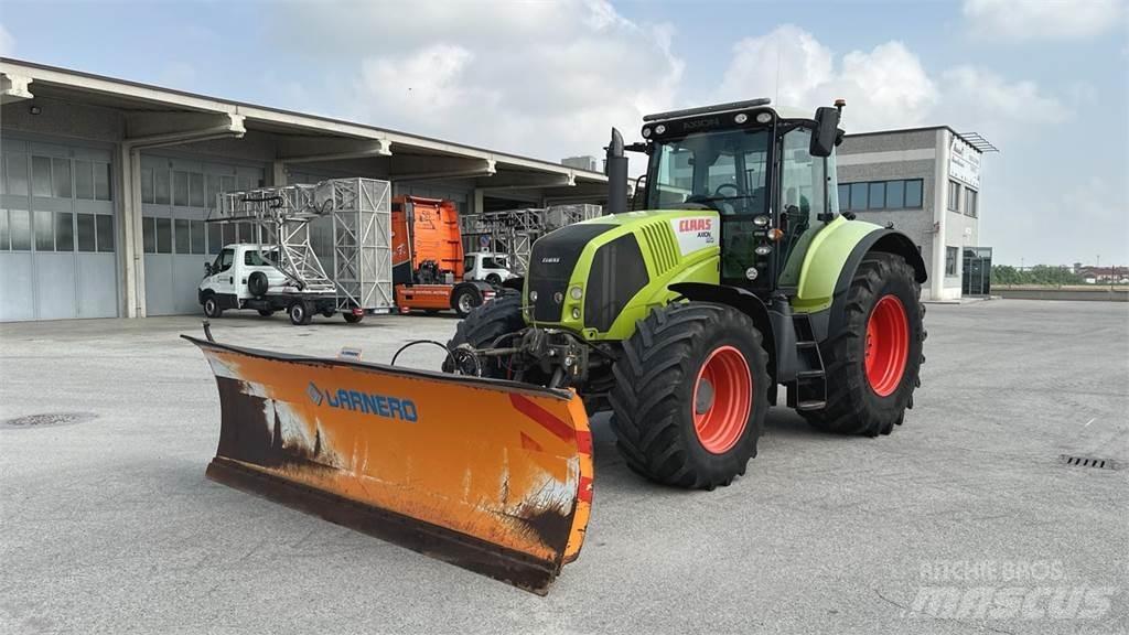 CLAAS Axion 810 4x4 Снежные отвалы и плуги