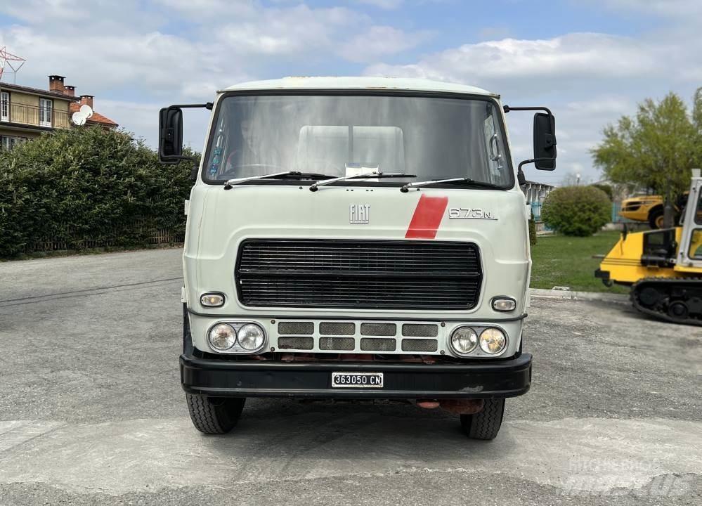 Fiat 673N 4X2 Специальные грузовики