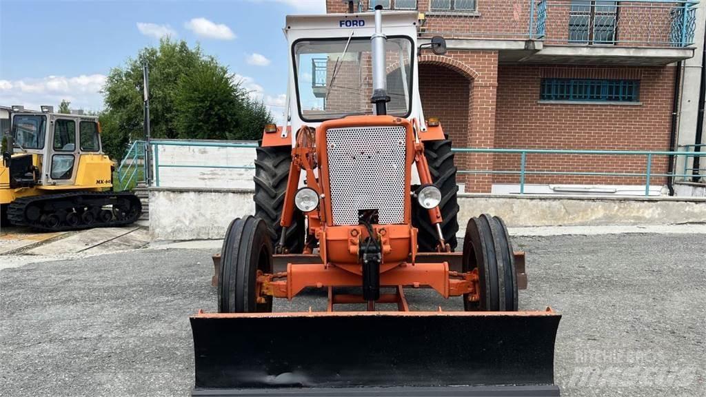 Ford 5600 4X2 Гусеничные бульдозеры