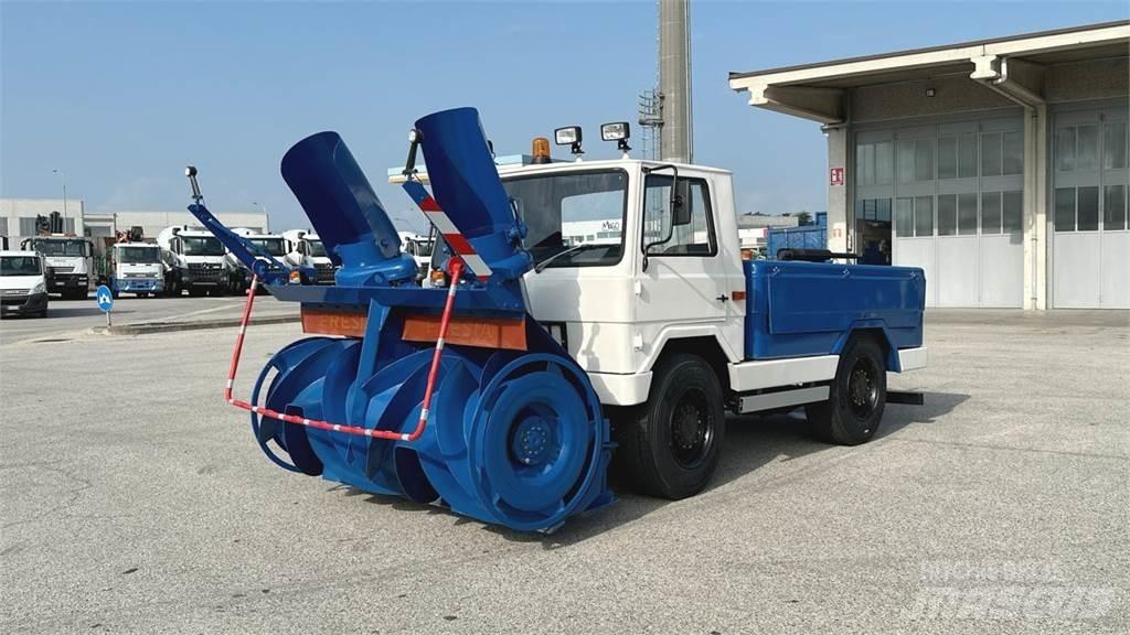  Fresia F60 4X4 Снежные отвалы и плуги